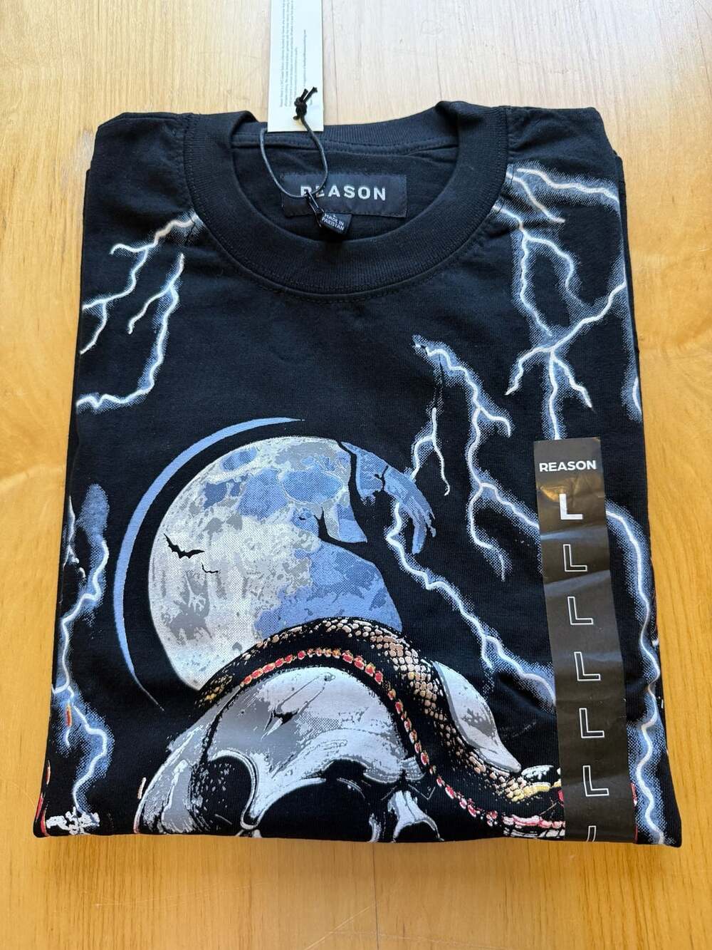 Reason T-Shirt Size L Black Skull Lightning Graphic Tee